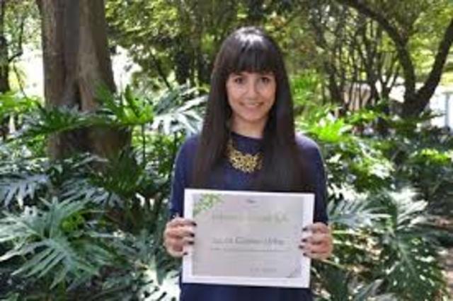 2004 obtuvo el cerfdicado