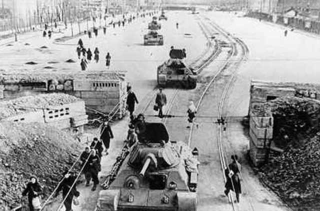 Советские войска прорвали кольцо немецкой блокады