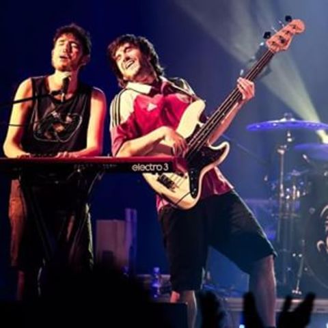 PRIMERA VEGADA QUE PUJEN A UN ESCENARI