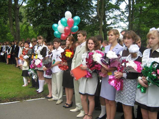 Праздник Последнего школьного звонка в мае 2010 года