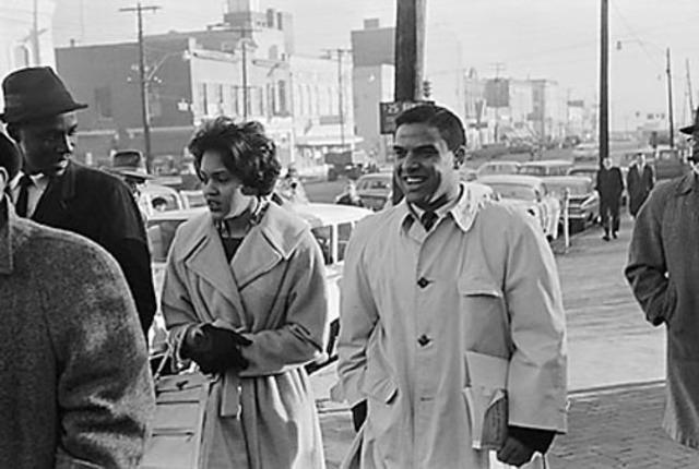 Charlayne Hunter and Hamiltion Holmes attend University of Georgia