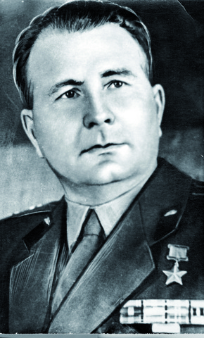 Герой Советского Союза Михаил Саначёв