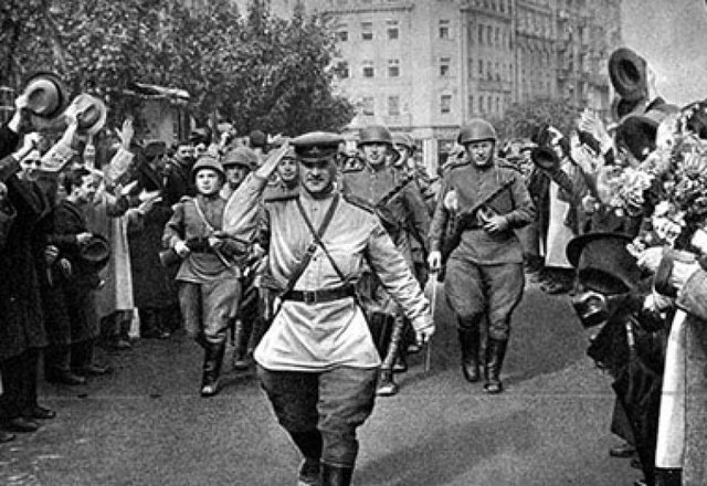 Советские войска заняли Белград.