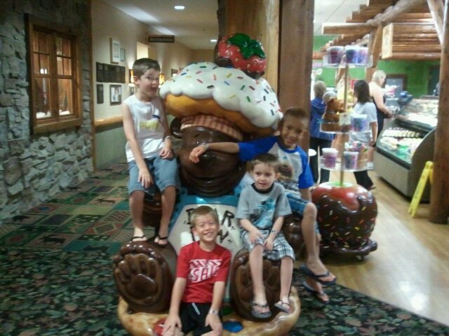 Went to "Great Wolf Log" for my cousins b-day.