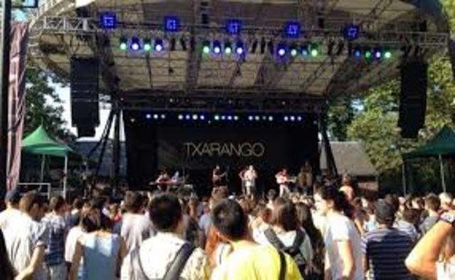 ACTUEN AL CENTRAL PARK DE NOVA YORK