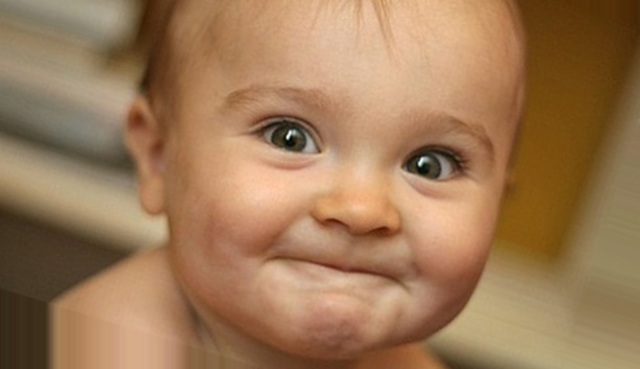 ПЕРВАЯ УЛЫБКА