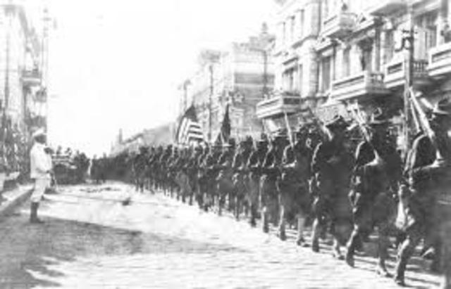 Allied troops reach, liberate Paris from Nazi occupation