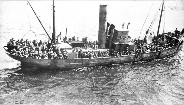 Anzacs Evacuate