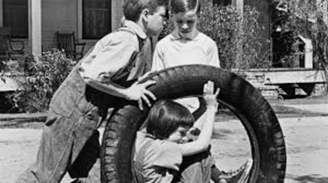 jem touches boo radleys door