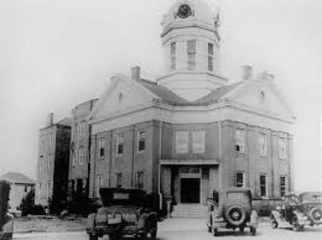 jem scout and dill go to the courthouse