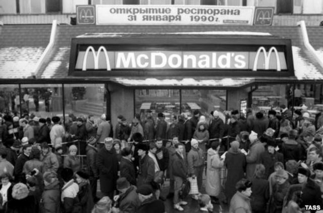 The Opening of the First McDonald's in Moscow