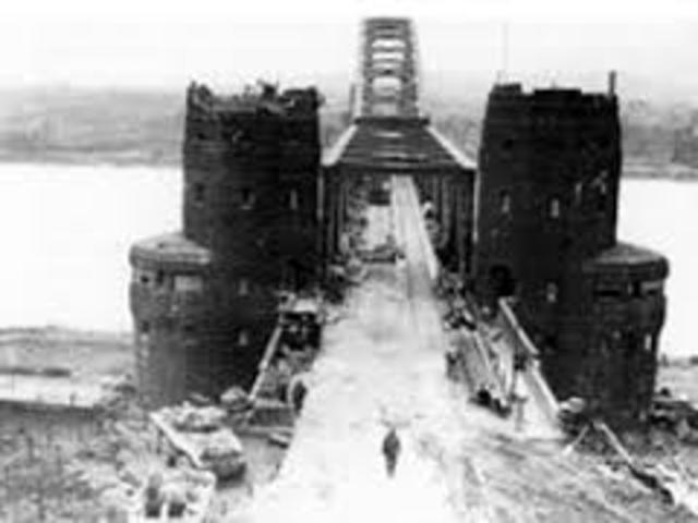 US troops cross the Rhine river at Remagen