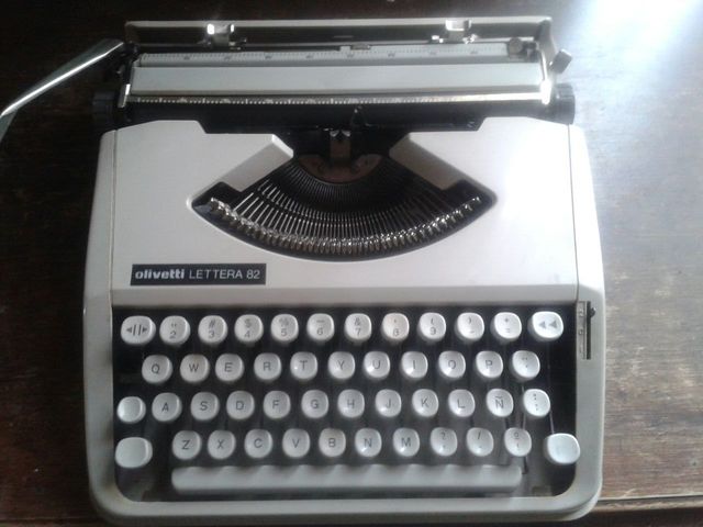 Máquina de escribir Olivetti