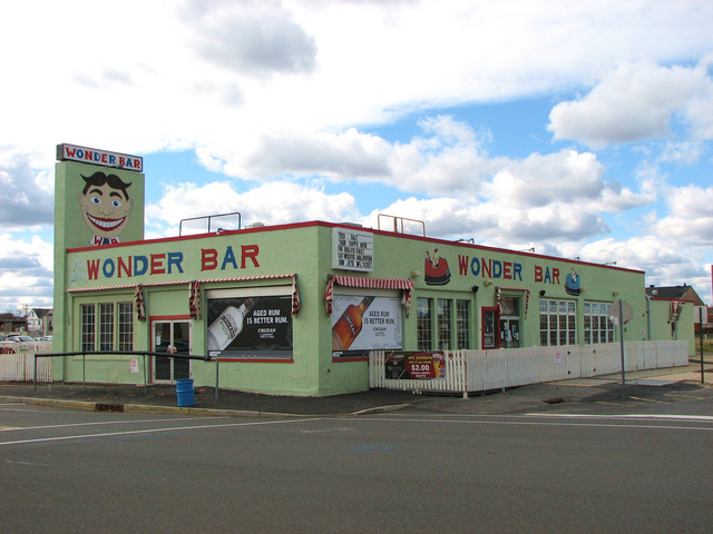 Rock bar/club Wonder Bar opens in Asbury Park