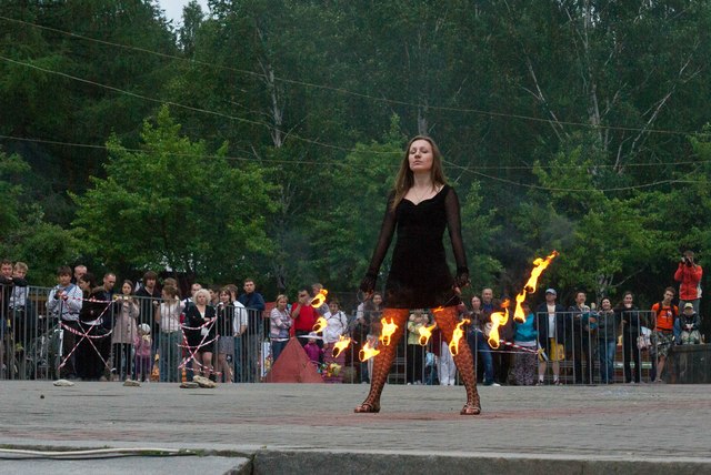 Появление в Америке и Европе