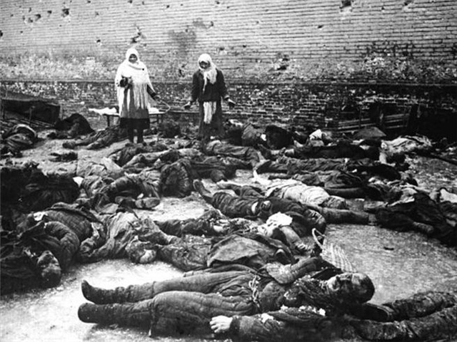 1944.03.11	Сообщение Чрезвычайной Государственной Комиссии о злодеяниях немецко-фашистских захватчиков и их сообщников и причиненном ими ущербе гражданам, колхозам, общественным организациям СССР.