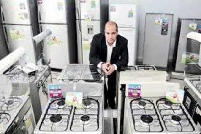 Se inició la producción de neveras totalmente porcelanizadas.