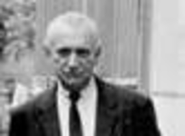 P. Riviere crea la Escuela de Psic. Social en Argentina