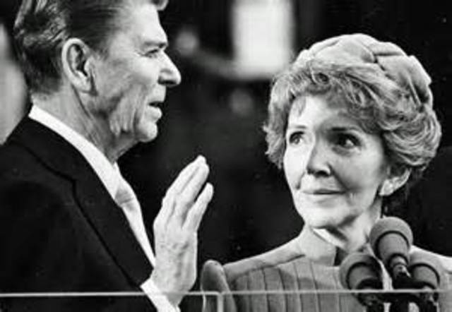 Reagan gets inagurated