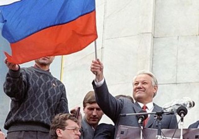 Soviet Union abolished; Boris Yeltsin becomes President of Russia