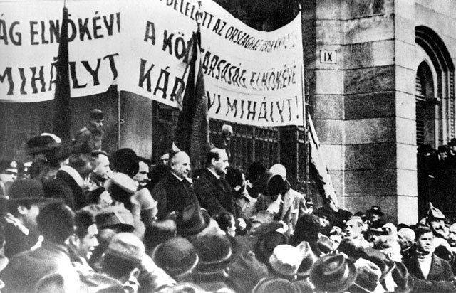 A Magyar Népköztársaság kikiáltása