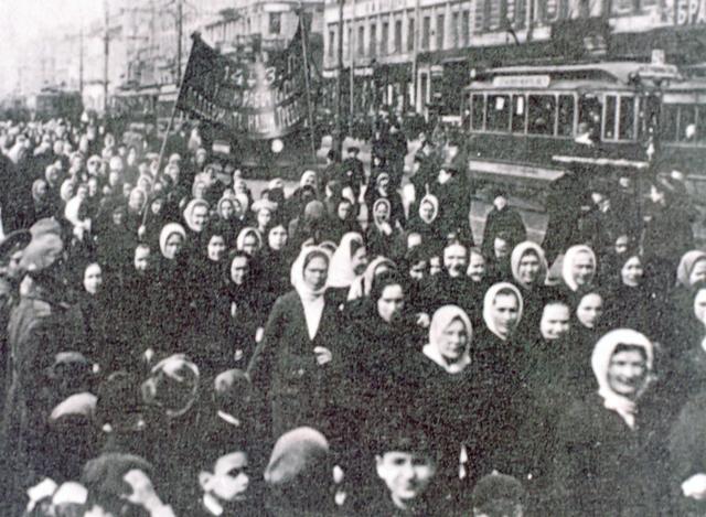 REVOLUCIÓ D'OCTUBRE