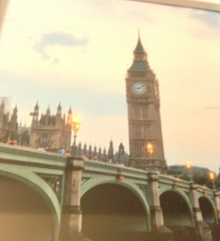 Hace dos años que yo viaje a Europa. Mi familia y yo viajamos por dos semanas.