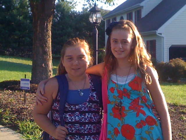 Hace cuatro años que empecé la escuela intermedia.  Mi maestro fue el Sr. Kirk.