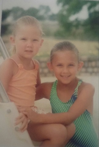 Mi hermana y yo comenzamos a nadar con Twin Valley. Hace diez años que yo nací con ellos.