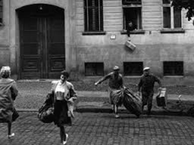 Soviets and East Germans build the Berlin Wall