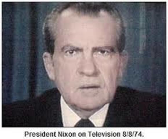 Richard Nixon resigns from Presidency