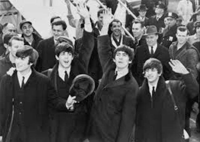 Beatles perfrom for the first time in the U.S.