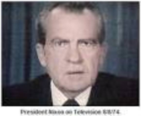 Richard Nixon resigns from presidency