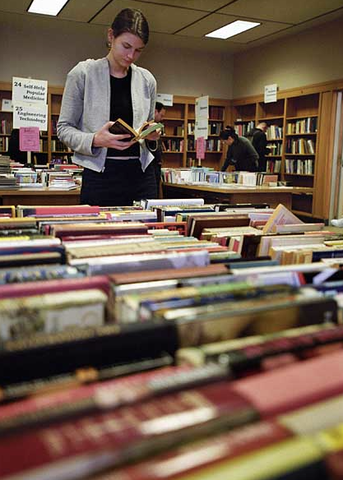 @uwmadlibraries (Instagram)