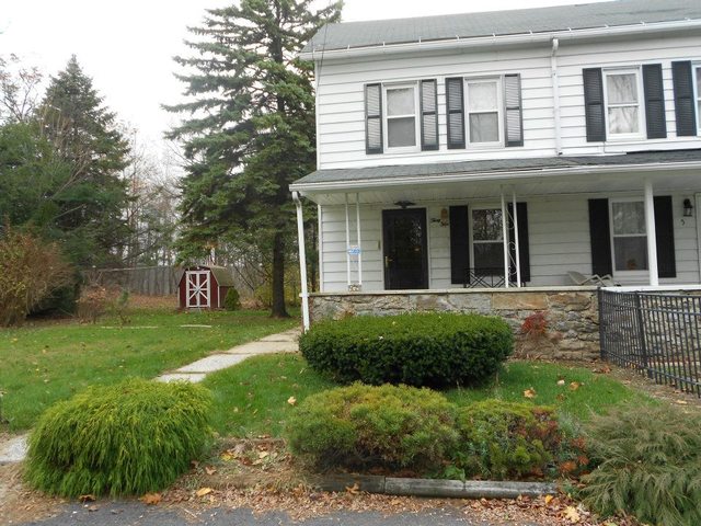 Hace tres años que mí familia compramos una casa a Buck Run. Lo compramos por lo que podría estar más cerca de la familia tengo allí.