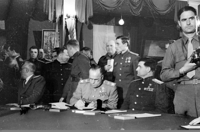 Подписание акта о капитуляции Германии