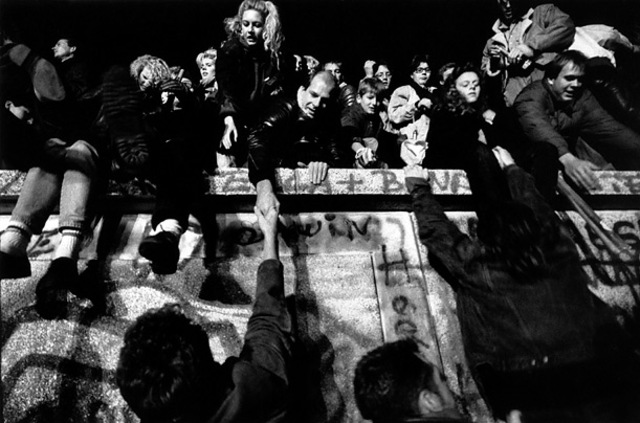 TIMBER!: Berlin Wall Comes Down