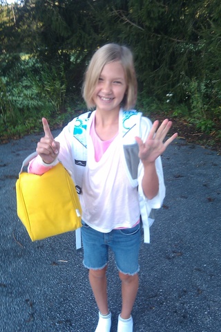 Este fue mi primer día de escuela intermedia. Hace un año que yo asistí Downingtown Middle School.