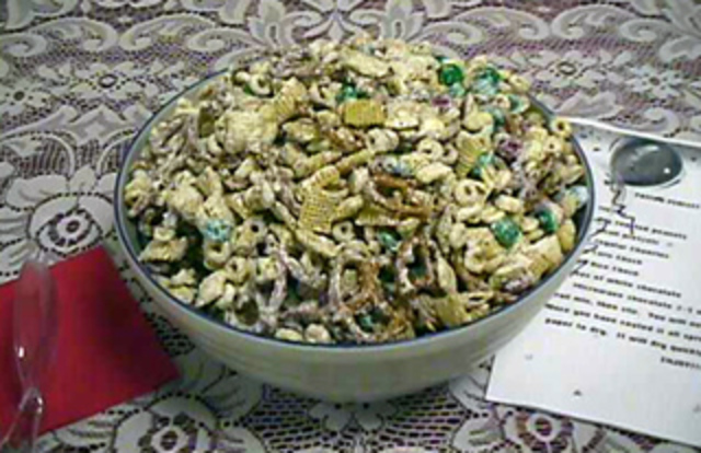 help mom with party mix