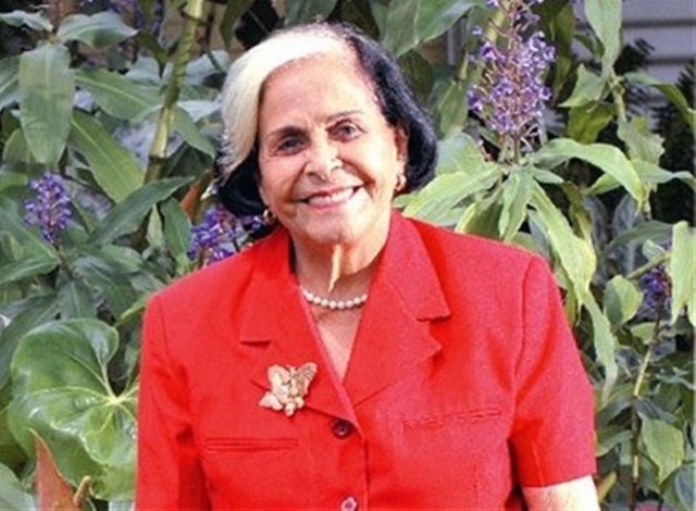 Interviewers Come and Talk to Dede