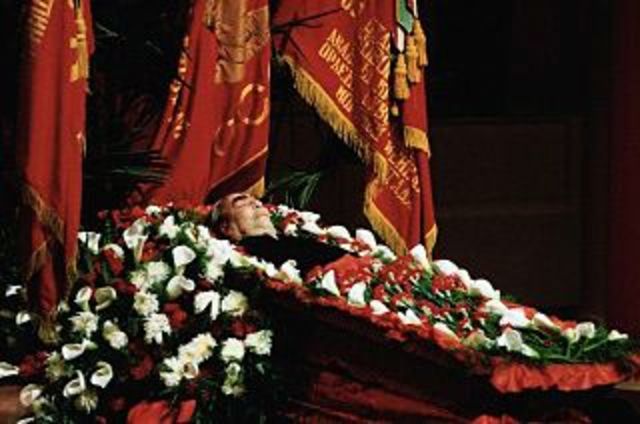 Leonid Brezhnev dies
