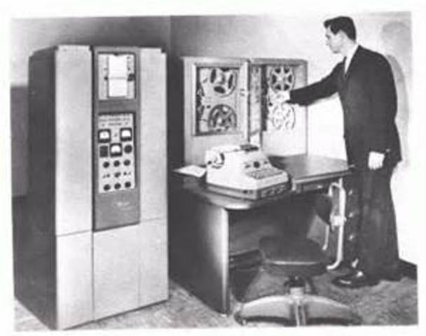 first electronic computer with stored memory is developed