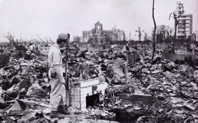 Second atomic bomb dropped, on Nagasaki, Japan