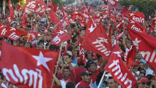 Se funda el FMLN