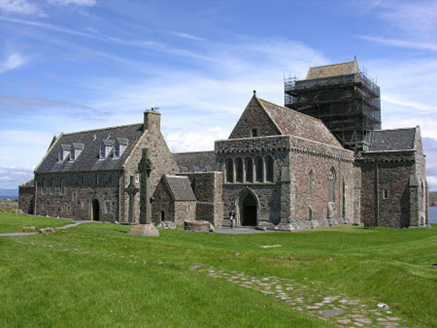 The Vikings raid Iona Abbey