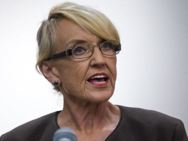 AZ Gov. Jan Brewer sends letter to President Obama