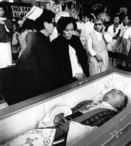 Asesinan Arzobispo de San Salvador