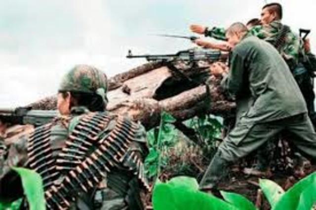 Combates entre ambos grupos