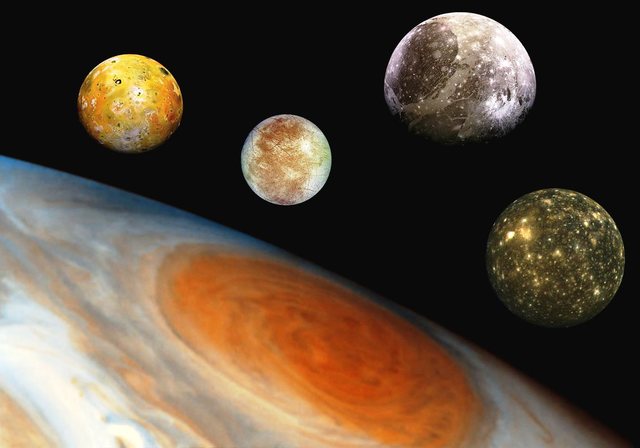 Galileo finds Jupiter's 4 moons