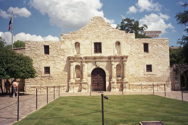 The Alamo falls